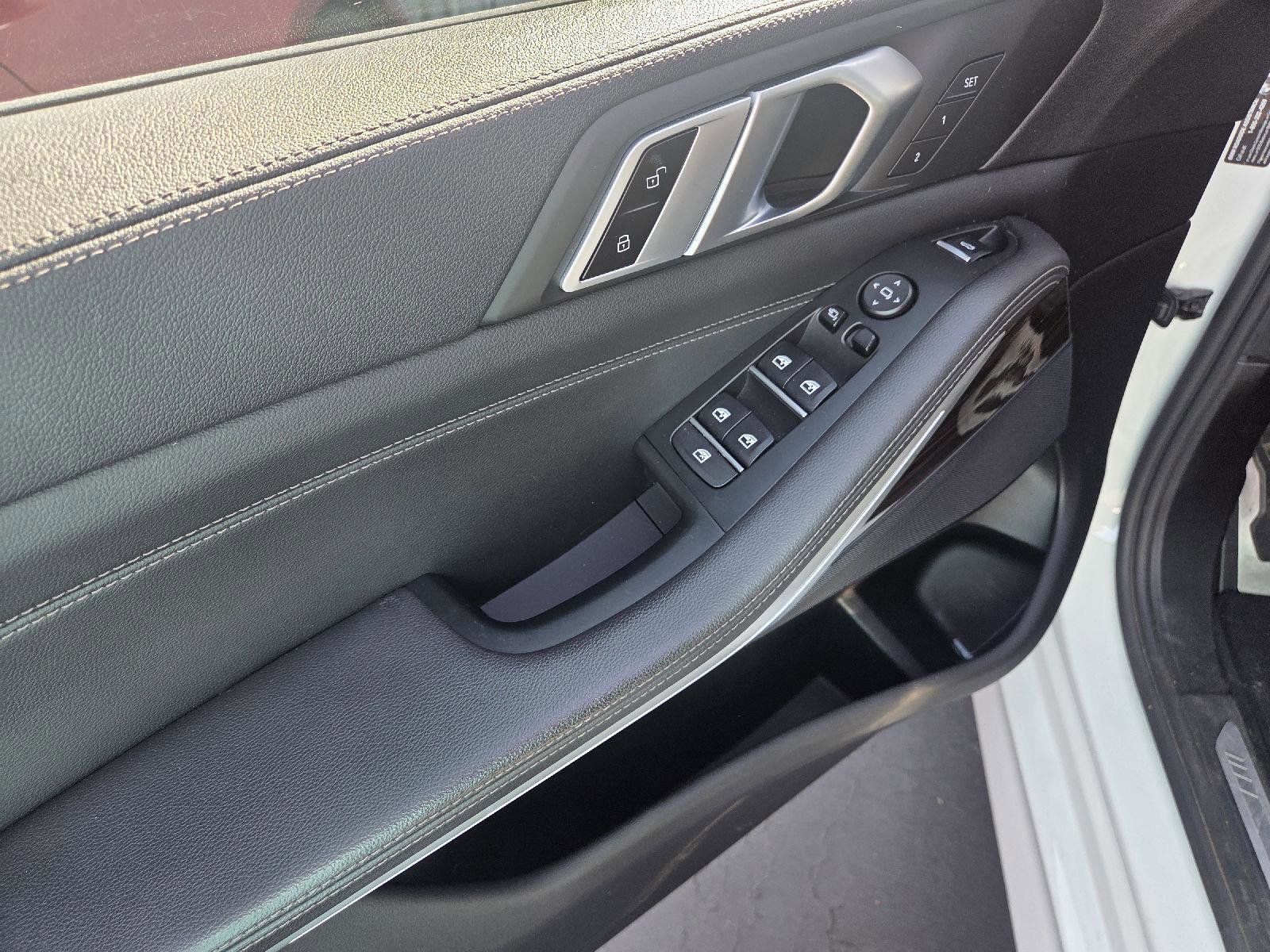 Used 2021 BMW X5 xDrive40i w/ M Sport Package image 10