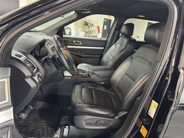 Certified 2017 Ford Explorer XLT w/ Equipment Group 202A AWD/4WD image 17