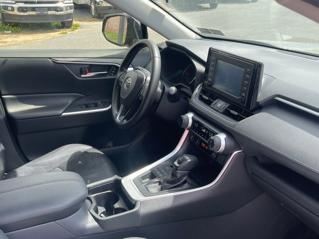 Used 2019 Toyota RAV4 XLE Premium w/ Cold Weather Package AWD/4WD image 16