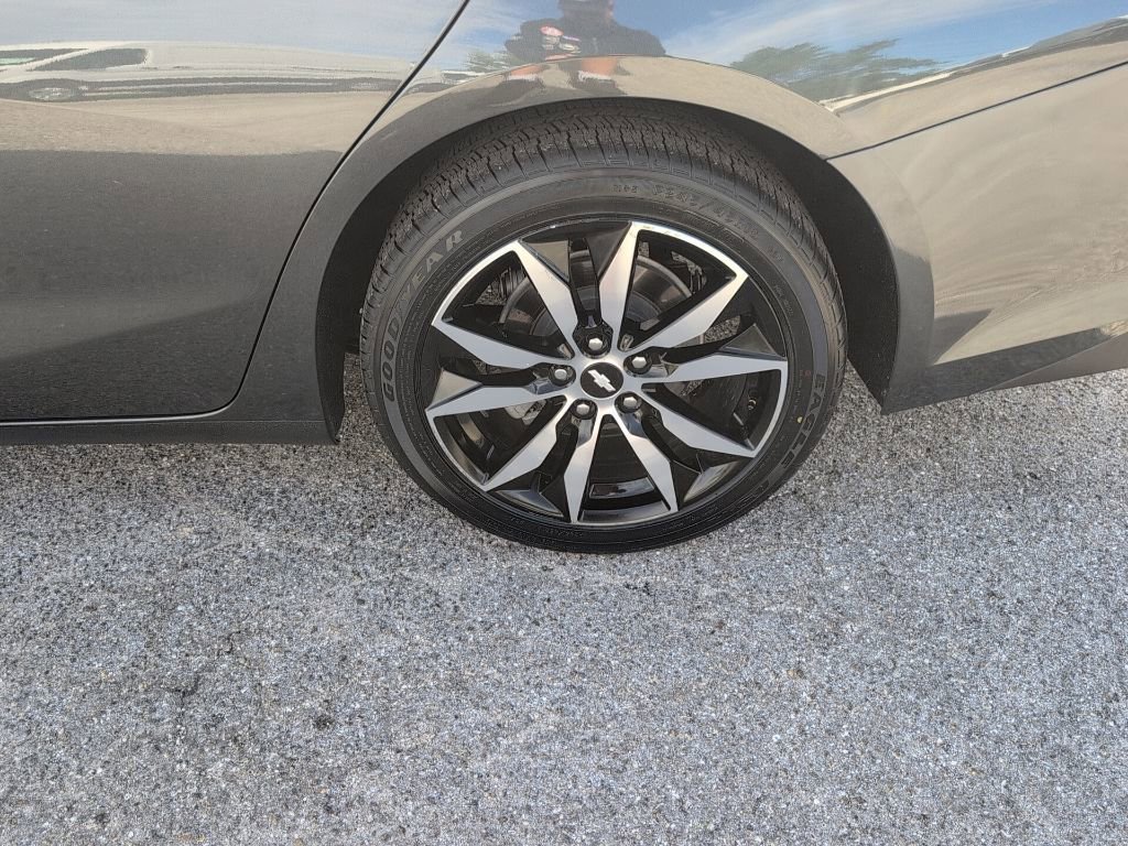 Used 2018 Chevrolet Malibu LT w/ Leather Package image 13