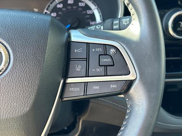 Used 2024 Toyota Highlander XLE image 24