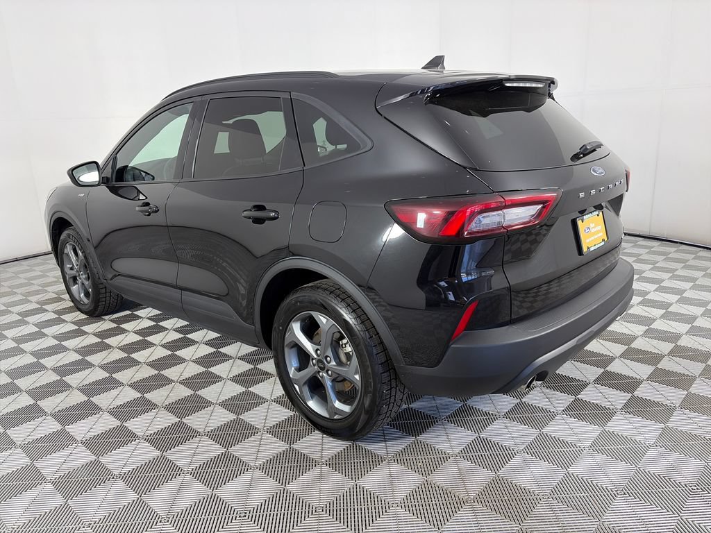 Certified 2025 Ford Escape ST-Line Select AWD/4WD image 5