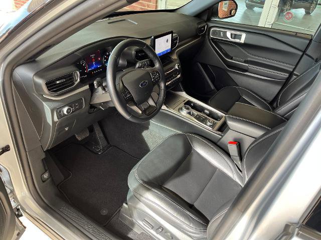 Certified 2020 Ford Explorer XLT w/ Equipment Group 202A image 12