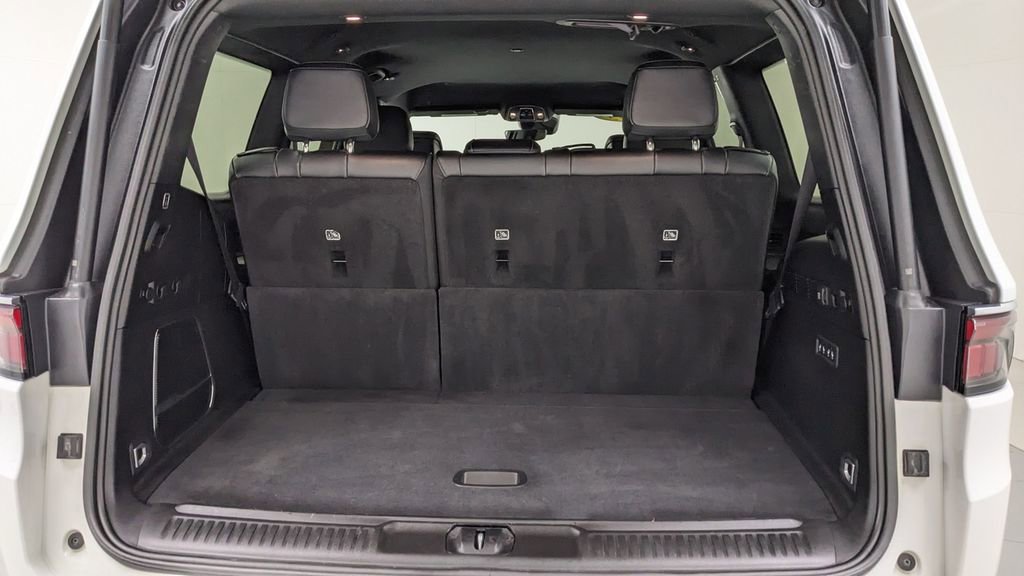 Used 2024 Jeep Wagoneer Series III image 7