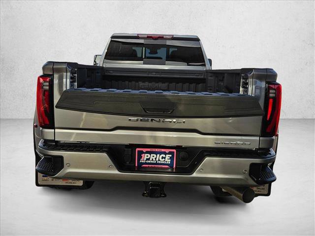 Used 2025 GMC Sierra 3500 Denali w/ Denali Reserve Package AWD/4WD image 4