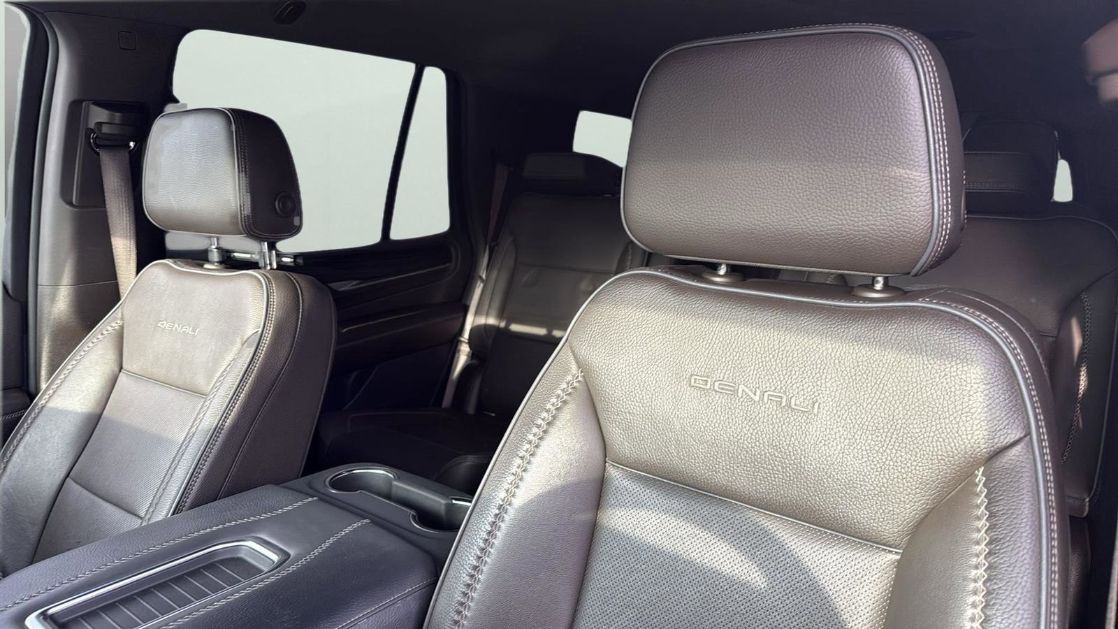 Used 2021 GMC Yukon Denali image 10
