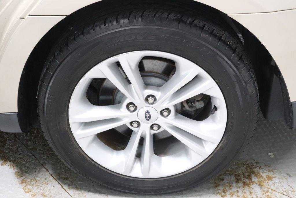 Certified 2018 Ford Taurus SEL image 18