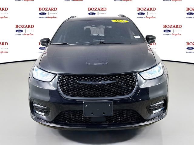 Used 2021 Chrysler Pacifica Touring w/ S Appearance Package image 2