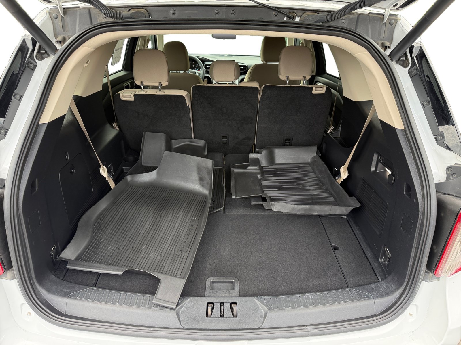 Certified 2021 Ford Explorer 2WD image 17