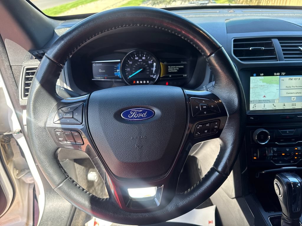 Certified 2018 Ford Explorer XLT w/ Equipment Group 201A AWD/4WD image 16