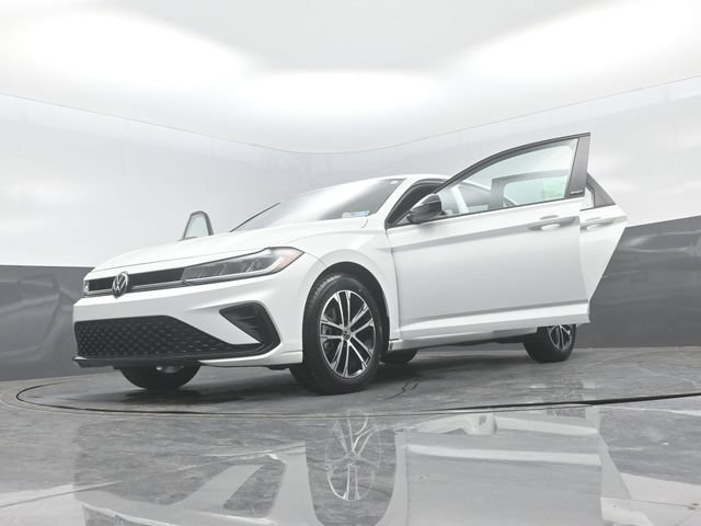 Used 2025 Volkswagen Jetta Sport FWD image 29