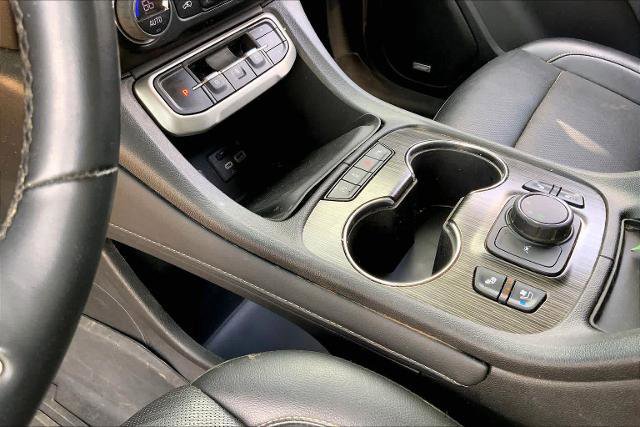 Used 2023 GMC Acadia SLT w/ Elevation Edition image 16