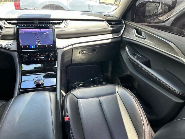Used 2024 Jeep Grand Cherokee L Limited w/ Black Appearance Package RWD image 11