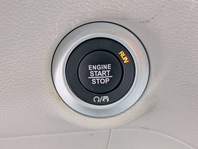 Used 2024 Chrysler Pacifica Touring-L FWD image 21