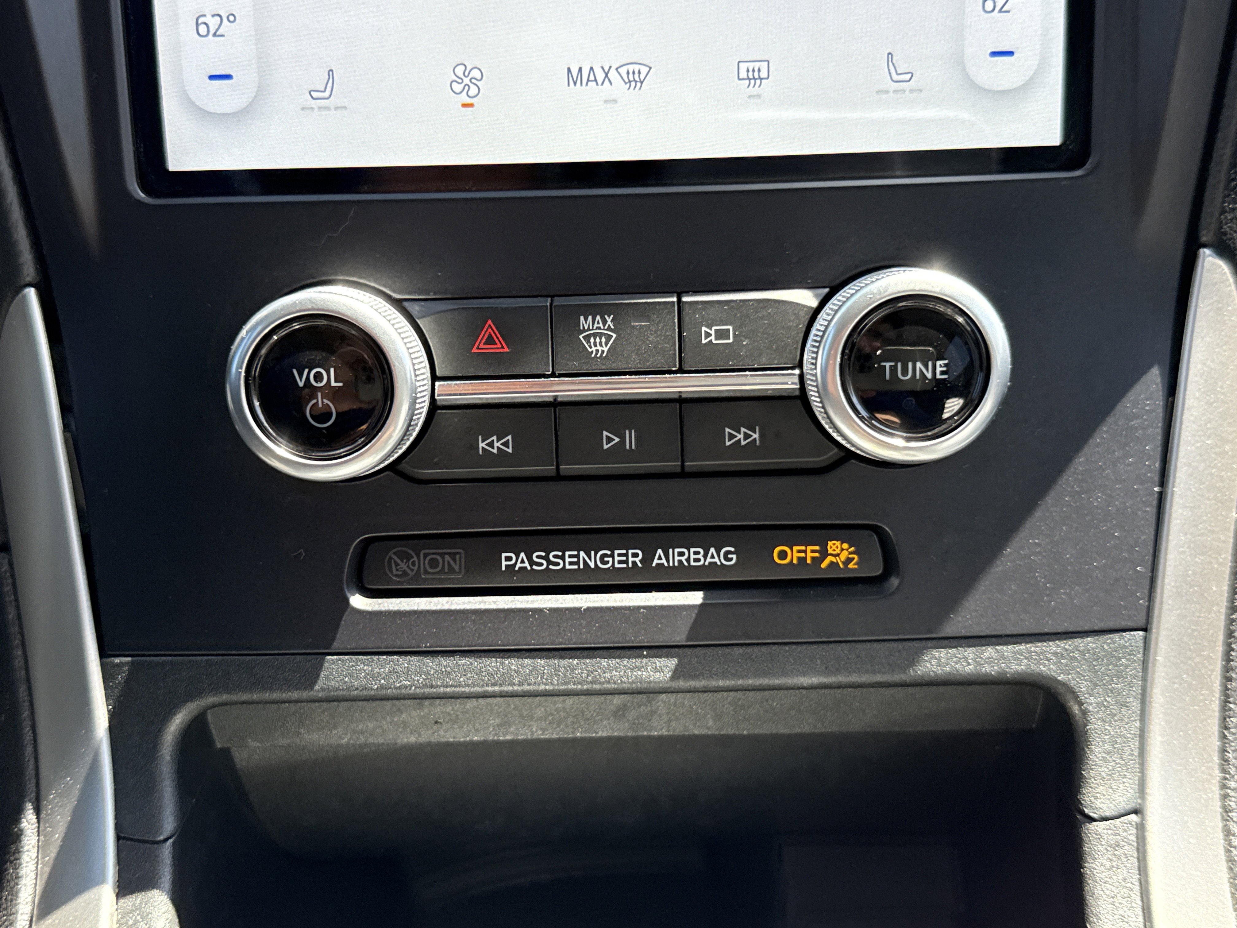Certified 2022 Ford Edge SEL w/ Sport Appearance Package AWD/4WD image 23