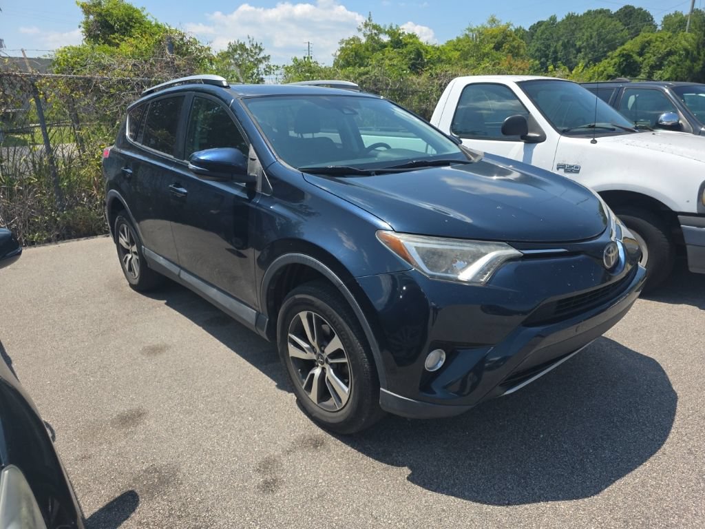 Used 2018 Toyota RAV4 XLE FWD image 3