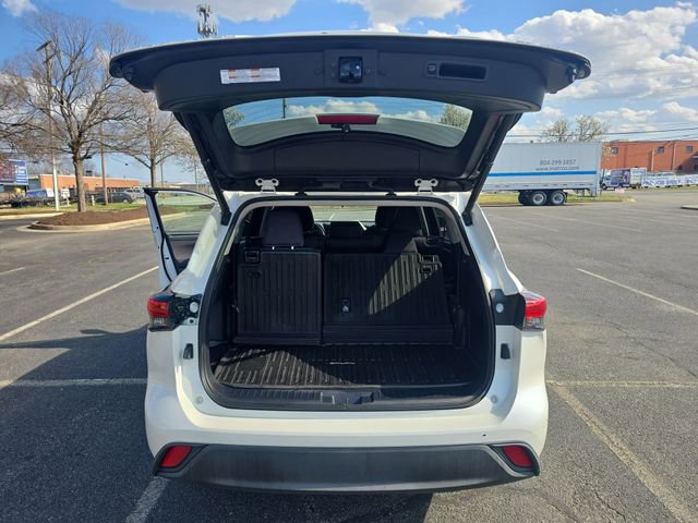 Used 2020 Toyota Highlander LE image 23