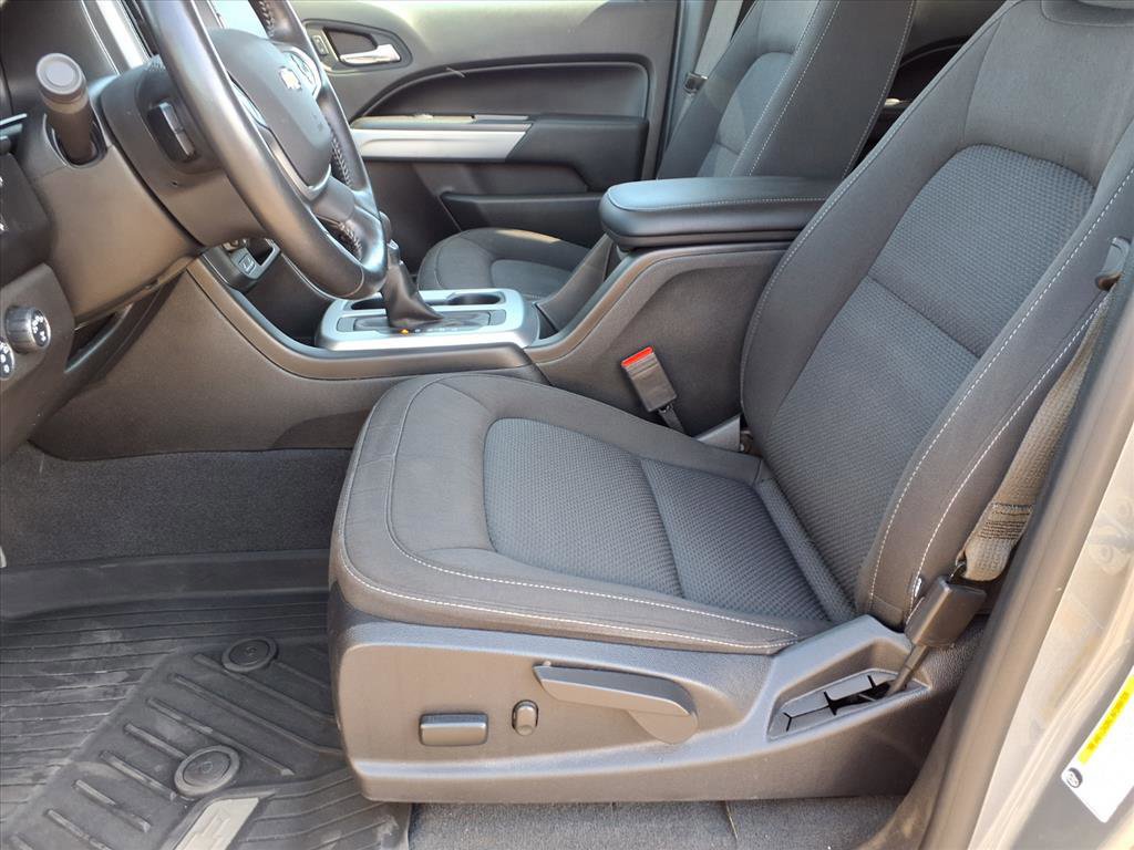 Used 2022 Chevrolet Colorado LT w/ LT Convenience Package image 7