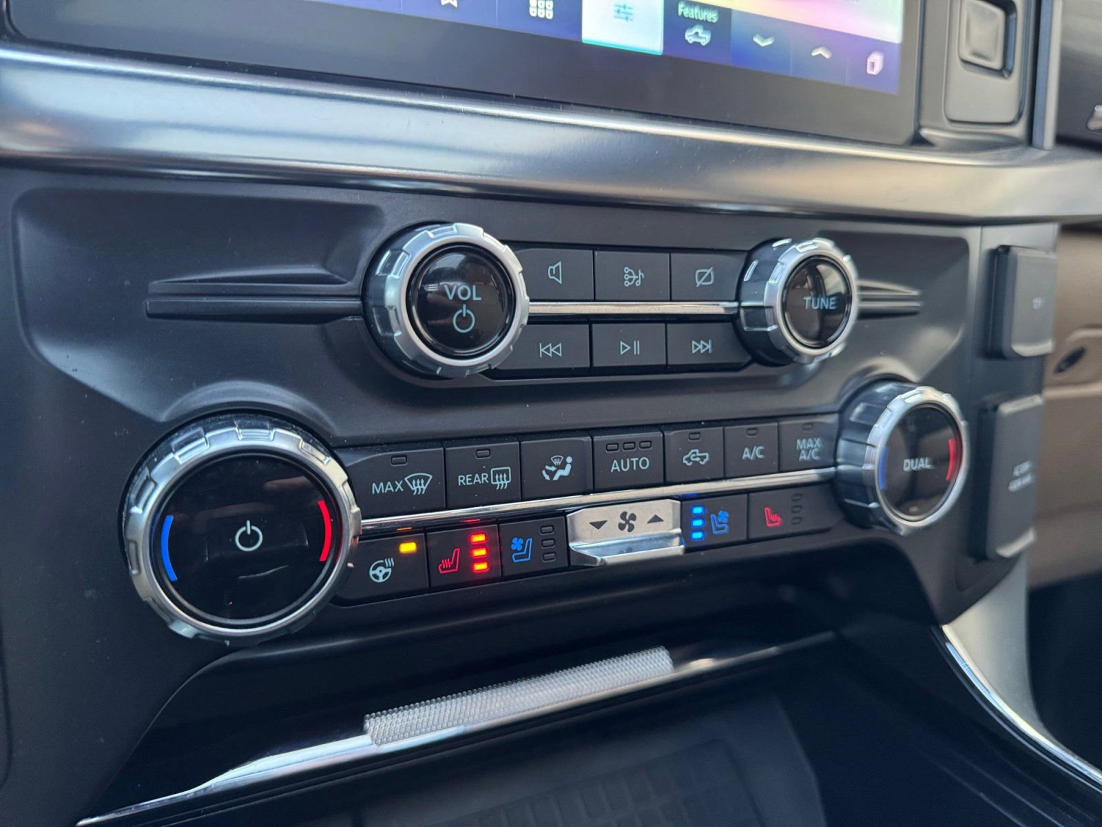 Certified 2022 Ford F150 Lariat w/ Equipment Group 502A High image 27