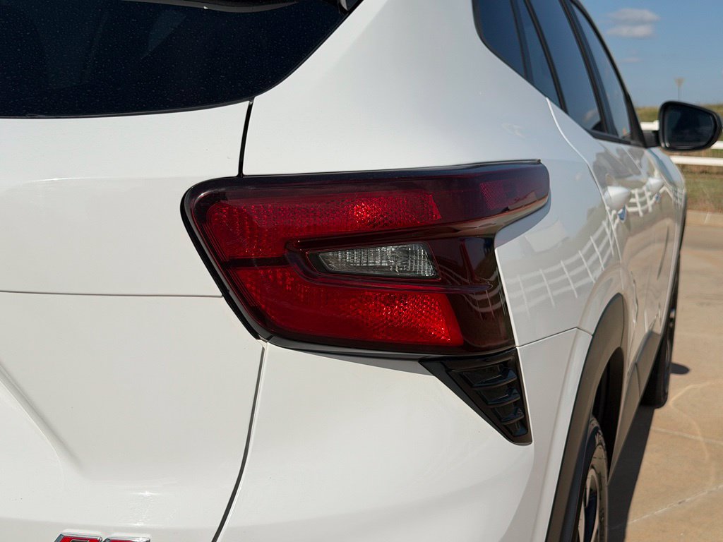 Used 2024 Chevrolet Trax RS FWD image 7
