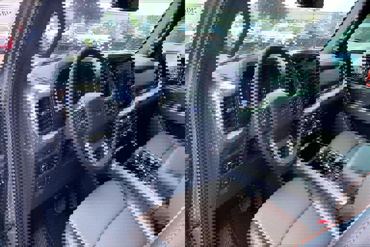 Certified 2025 Ford F150 Lariat w/ Equipment Group 501A Mid image 17