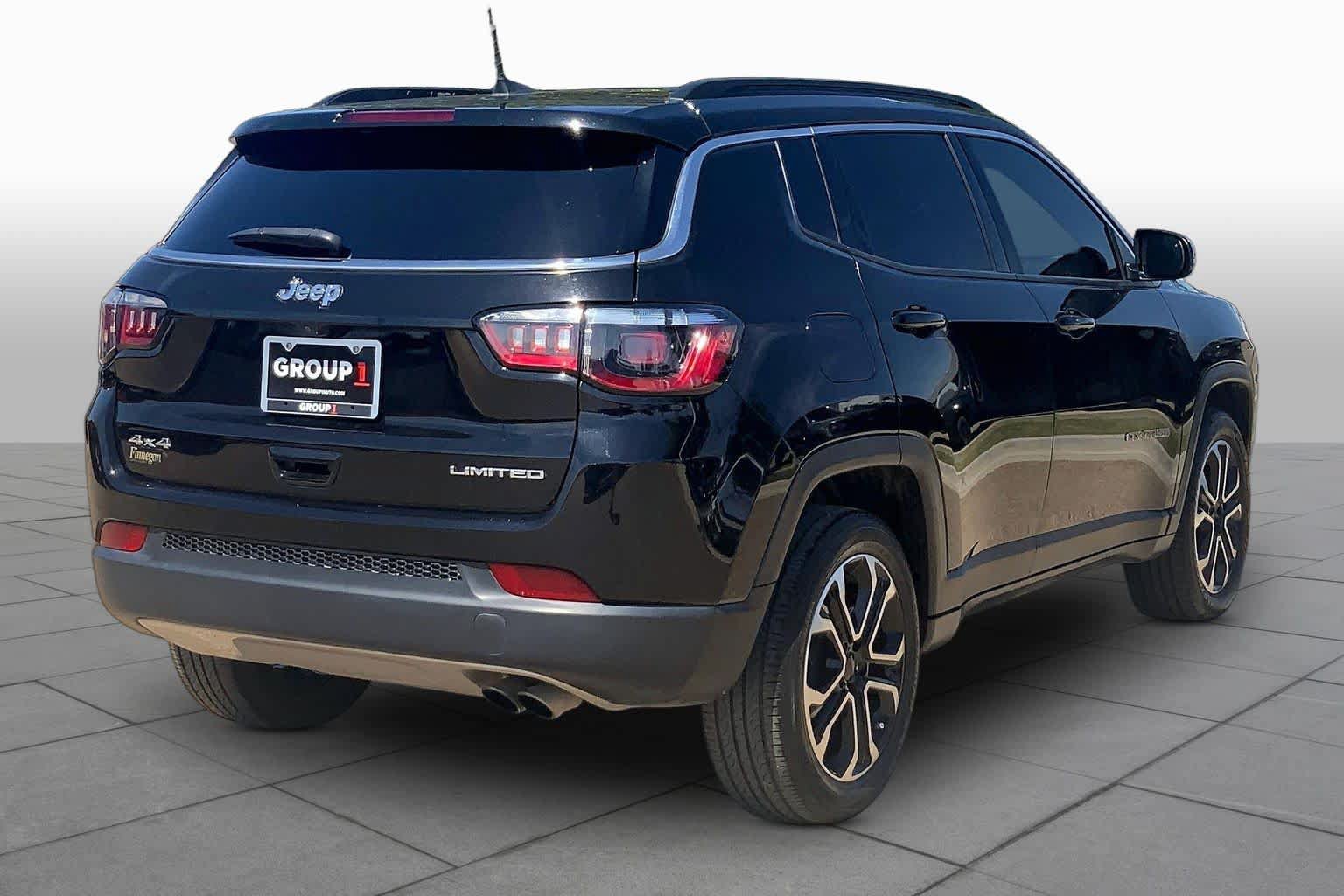 Used 2022 Jeep Compass Limited AWD/4WD image 13