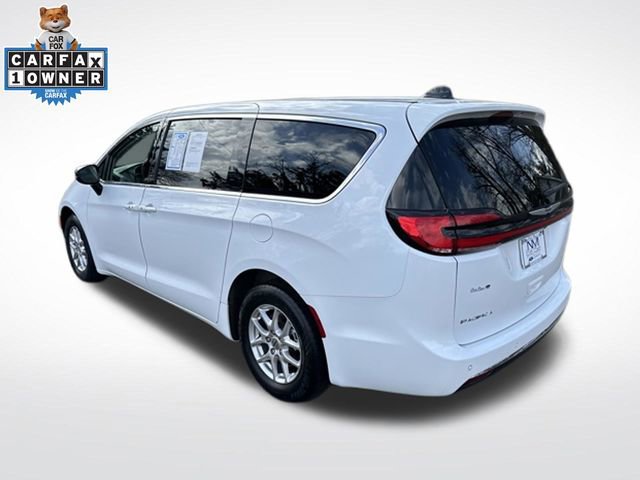 Used 2024 Chrysler Pacifica Touring-L FWD image 5