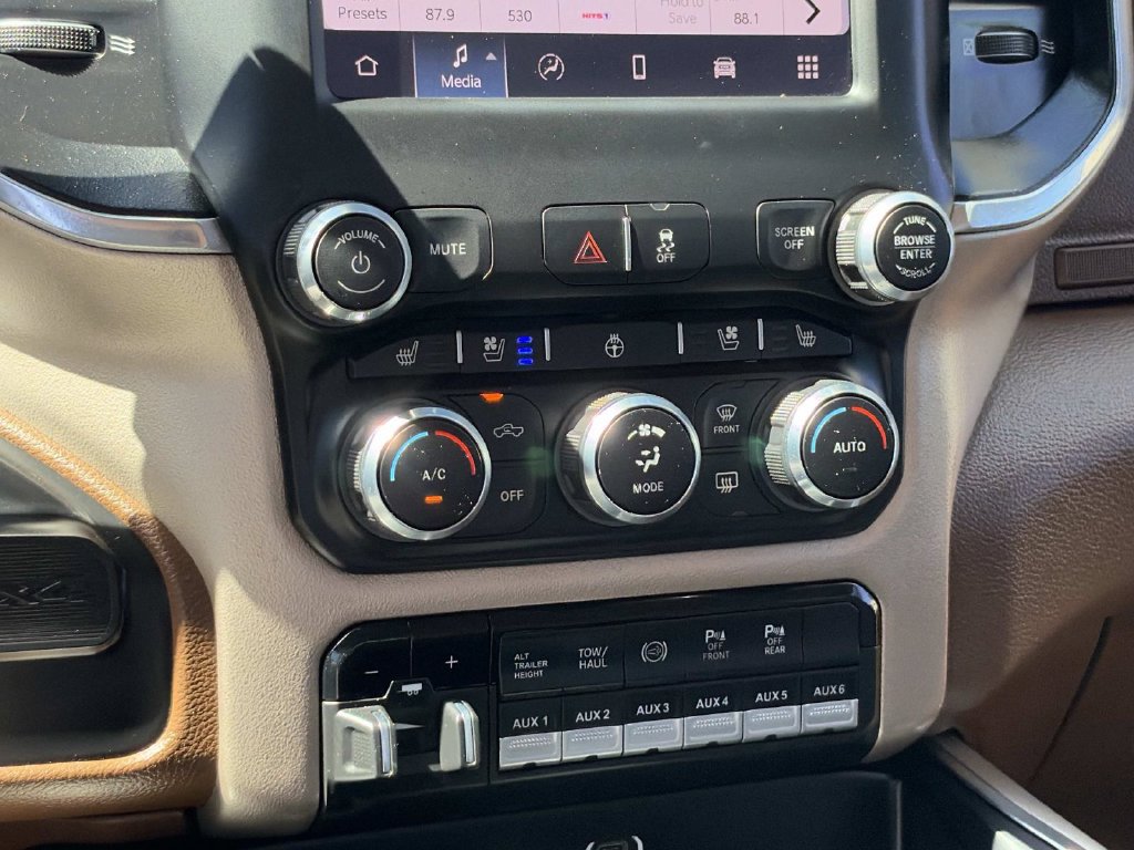 Used 2022 RAM 3500 Laramie AWD/4WD image 16