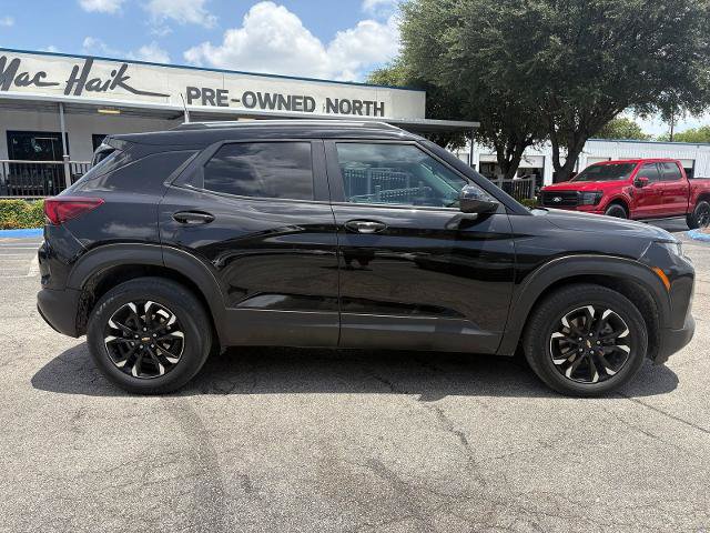 Used 2022 Chevrolet TrailBlazer LT FWD image 2