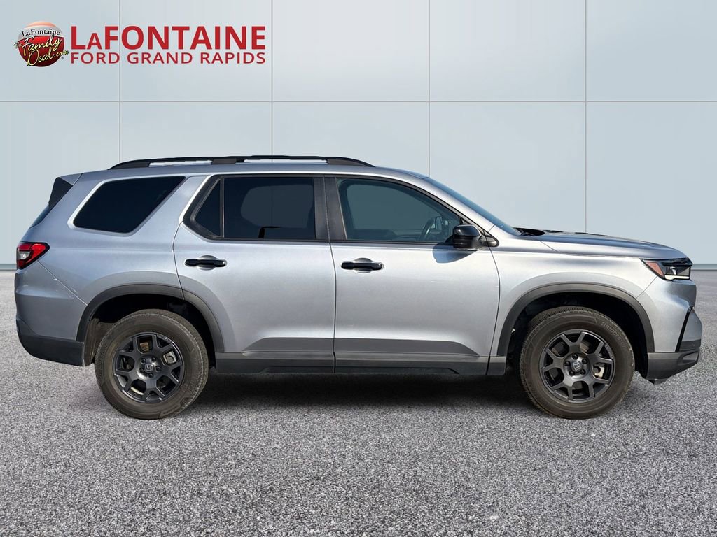 Used 2023 Honda Pilot TrailSport image 8