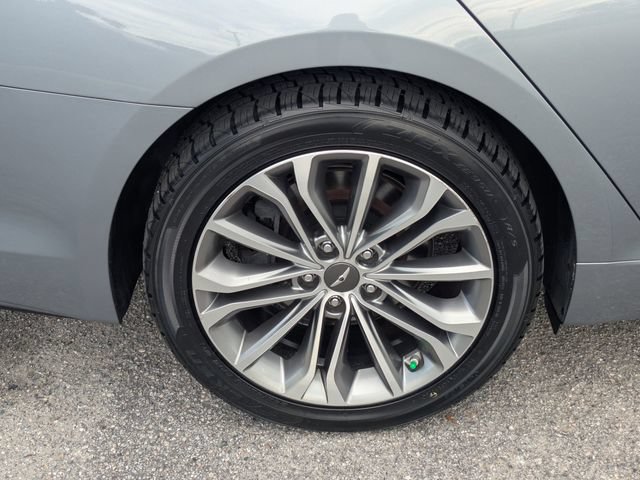 Used 2017 Genesis G80 3.8 RWD image 11
