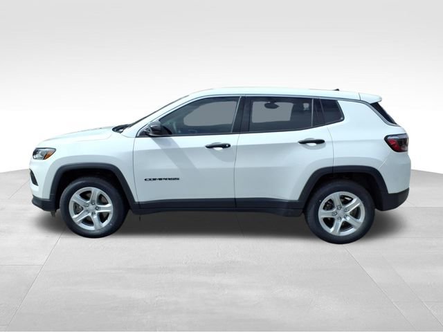 Used 2023 Jeep Compass Sport image 4