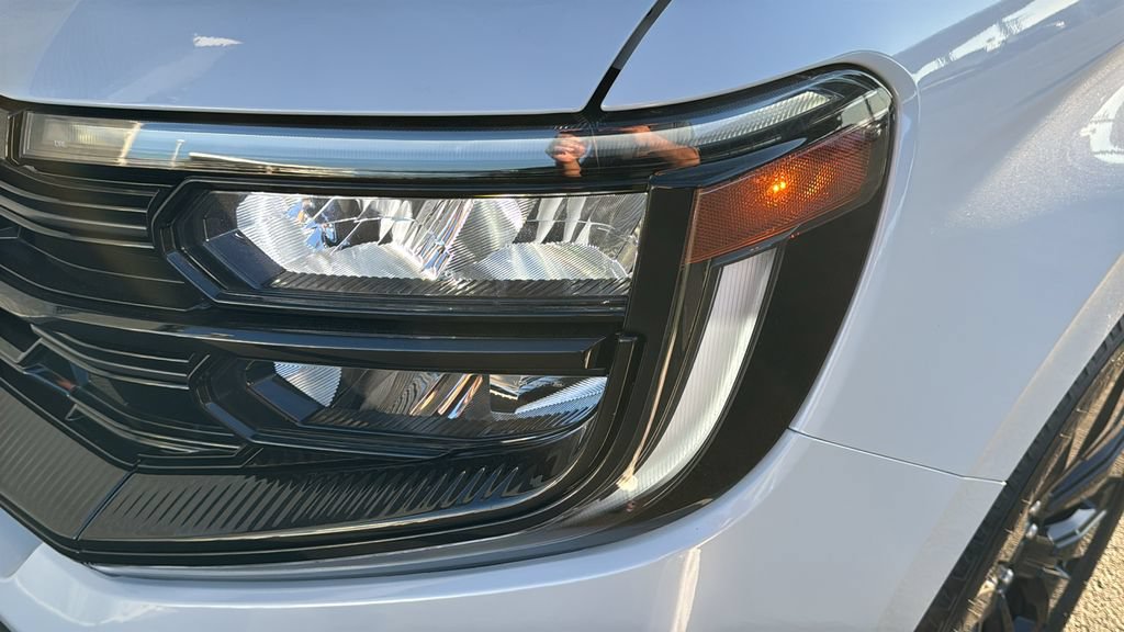 Certified 2025 Ford Expedition Platinum w/ Stealth Appearance Package AWD/4WD image 6