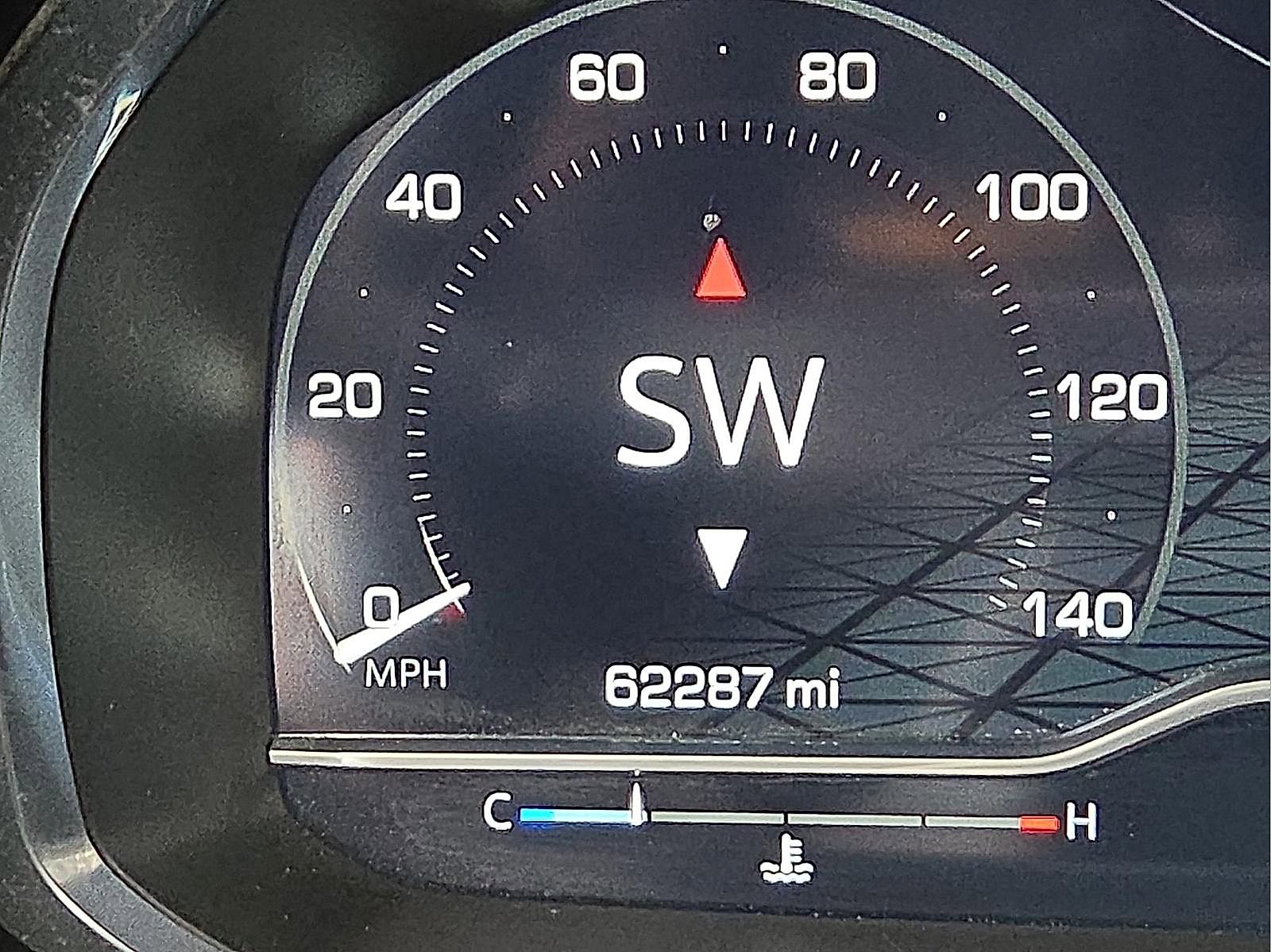 Used 2023 GMC Yukon XL SLT w/ SLT Premium Package image 23