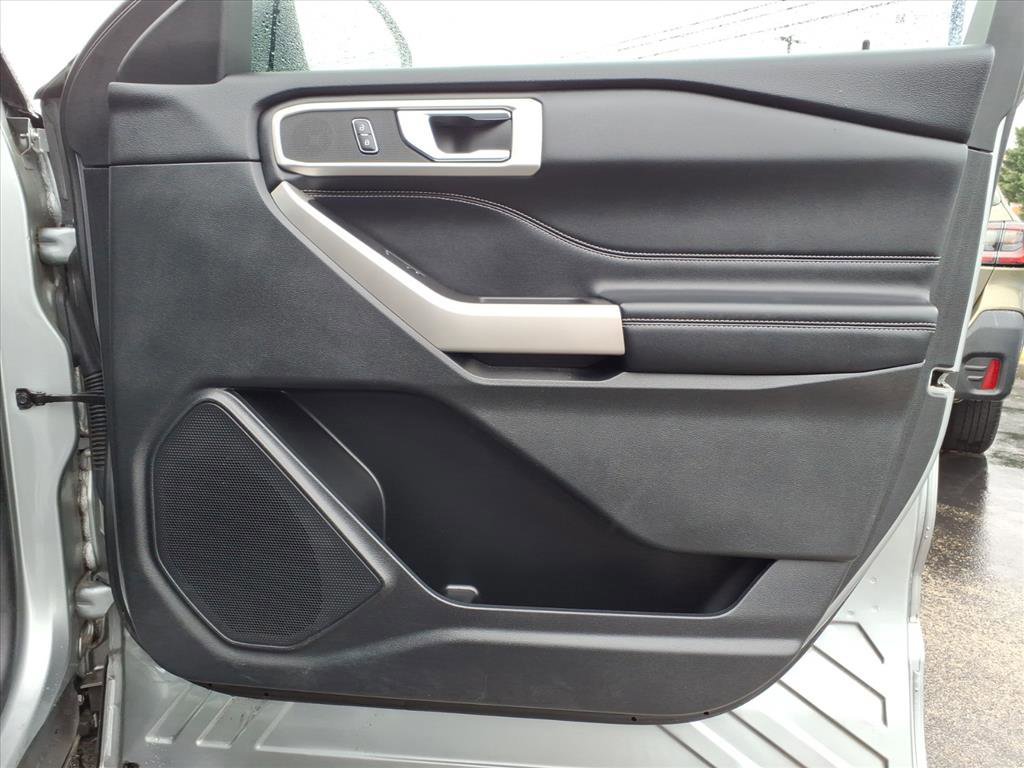 Certified 2022 Ford Explorer XLT w/ Equipment Group 202A image 15