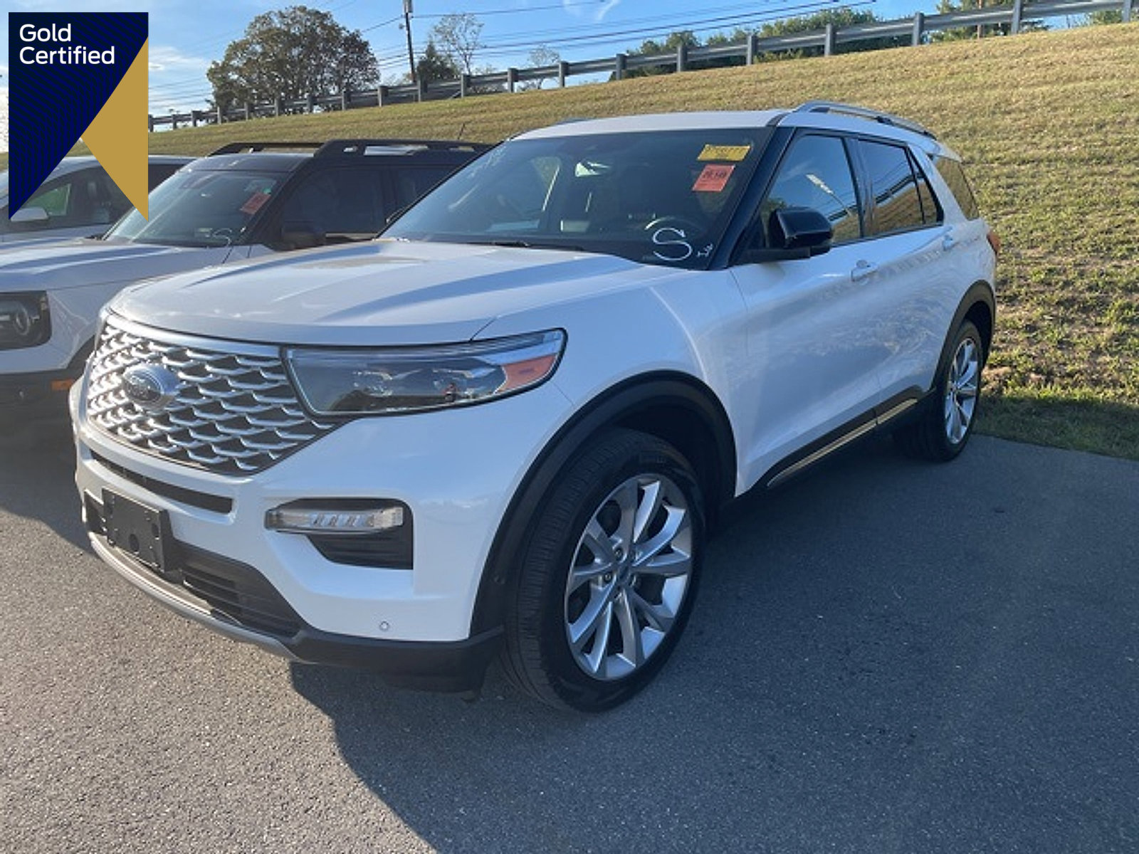 Certified 2022 Ford Explorer Platinum w/ Equipment Group 601A
