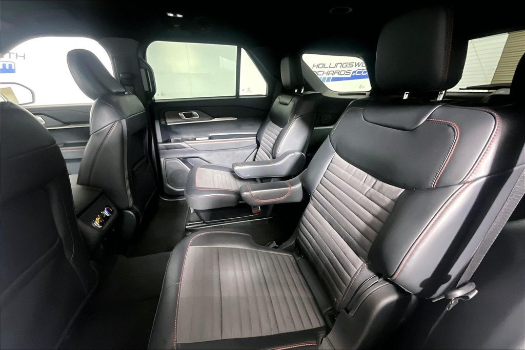 Certified 2025 Ford Explorer ST-Line AWD/4WD image 21