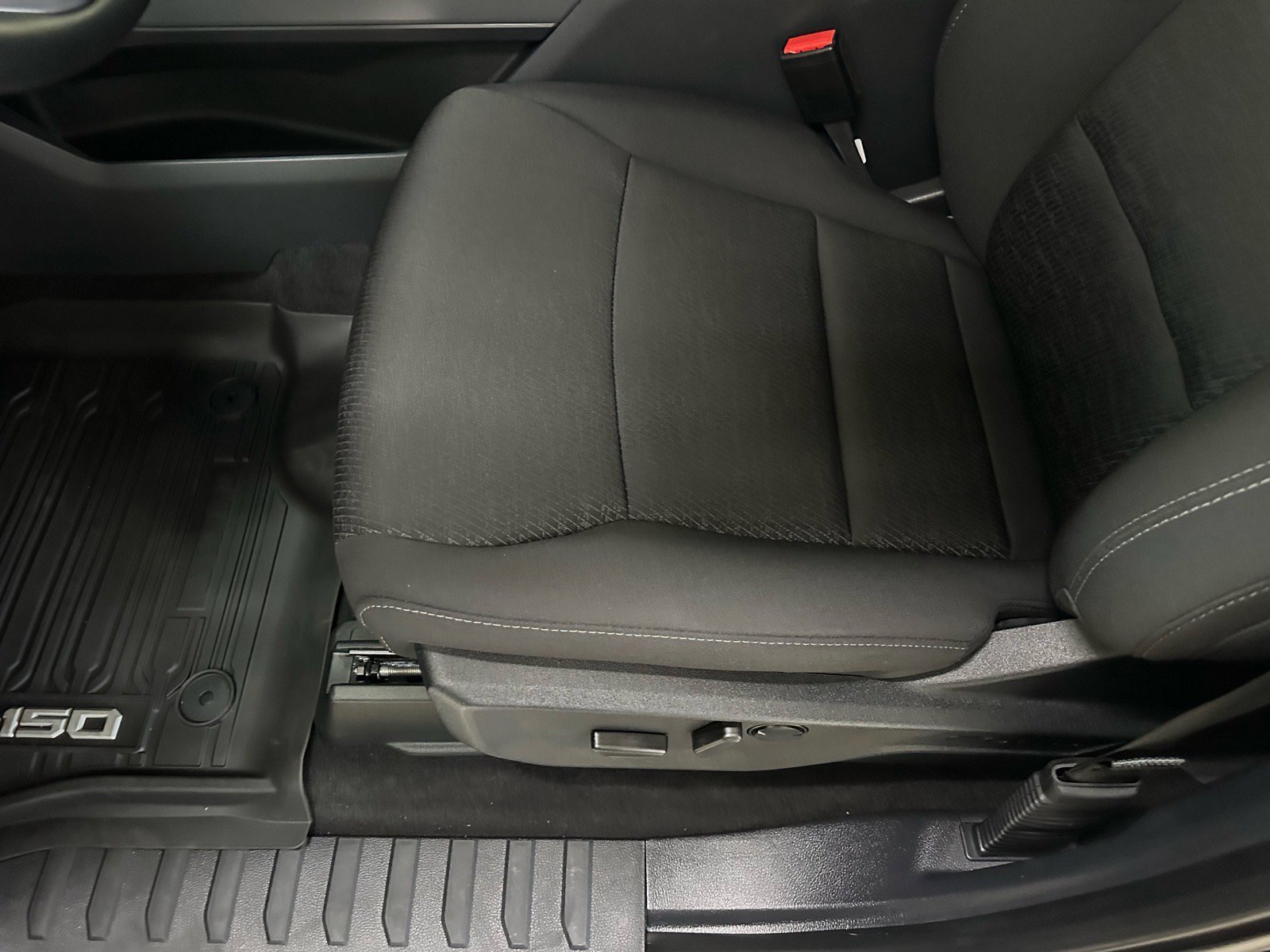 Certified 2025 Ford F150 XLT w/ Equipment Group 302A MID image 26