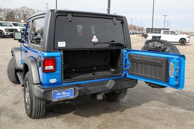 Used 2022 Jeep Wrangler Sport image 6