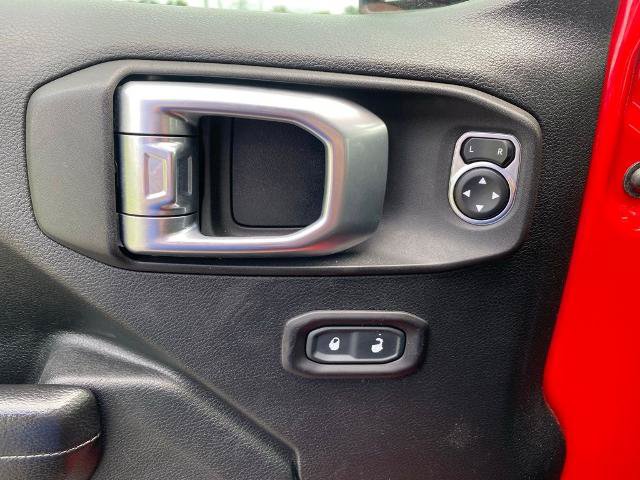 Used 2020 Jeep Gladiator Rubicon AWD/4WD image 13