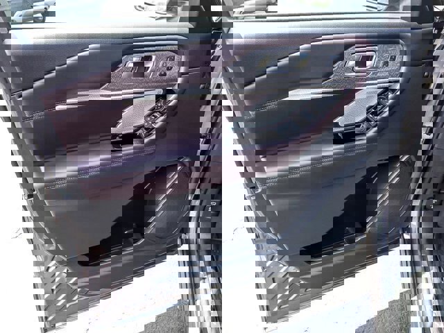 Certified 2025 Ford Explorer Platinum image 28