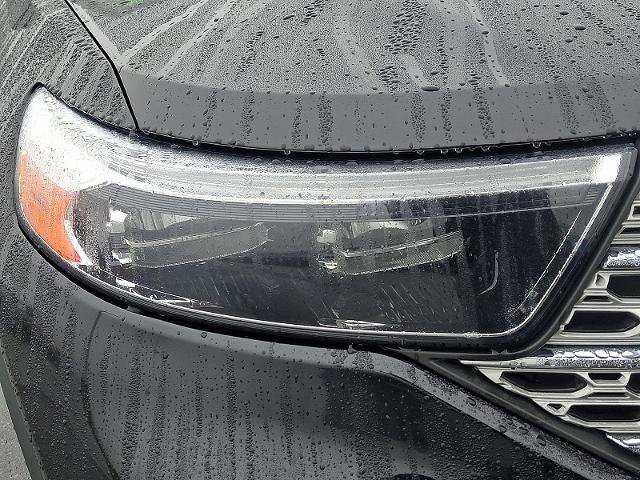 Certified 2022 Ford Explorer Limited w/ Limited Technology Package image 9