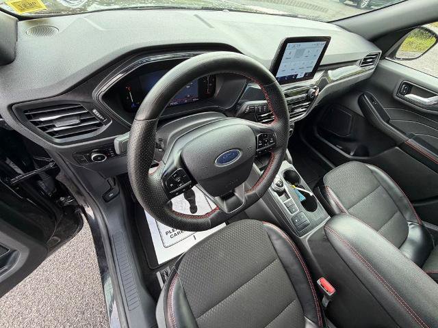 Certified 2025 Ford Escape ST-Line Select AWD/4WD image 18