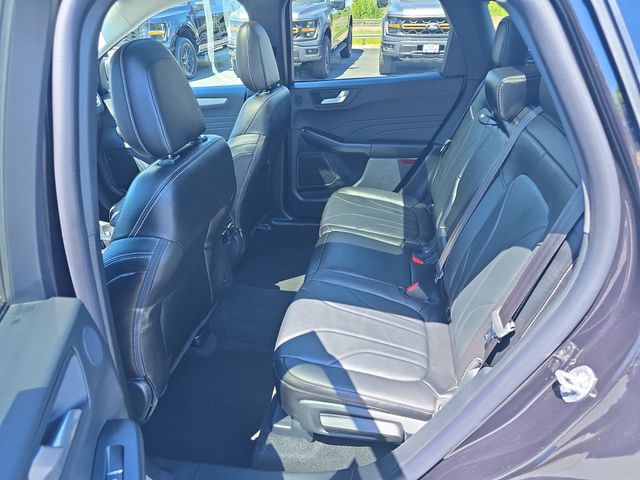 Certified 2025 Ford Escape Platinum w/ Premium Technology Package AWD/4WD image 12