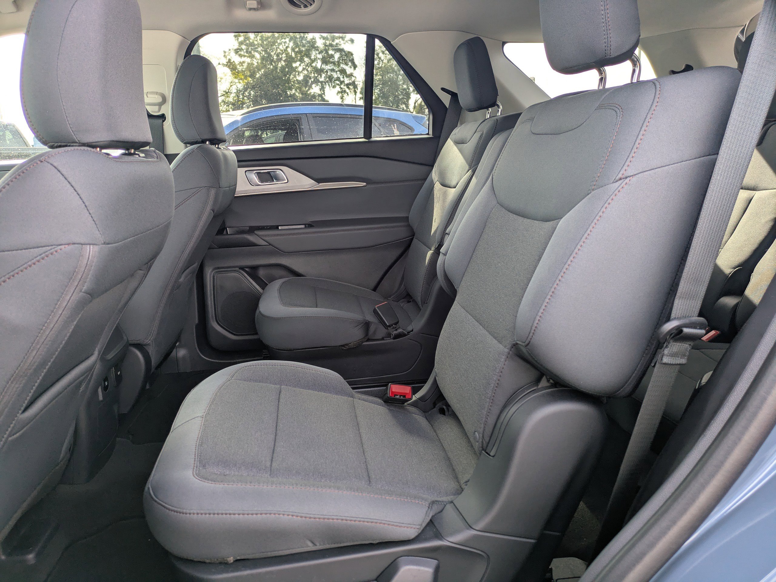 Certified 2025 Ford Explorer Active RWD image 15