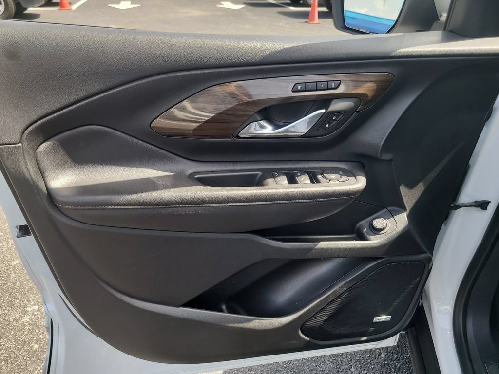 Used 2020 GMC Terrain Denali w/ Denali Premium Package FWD image 13