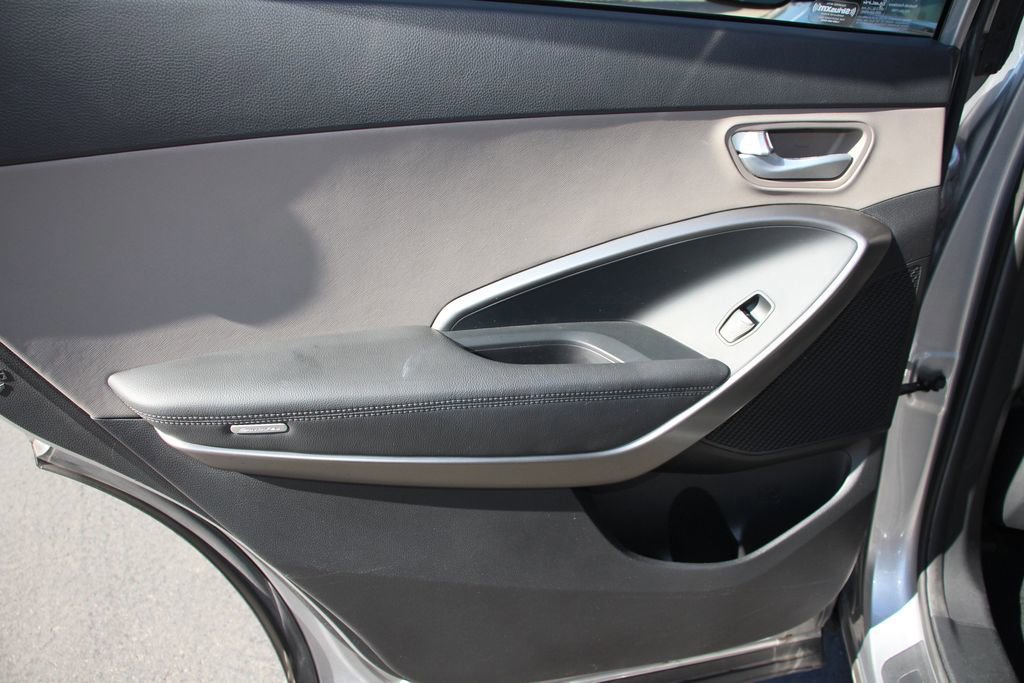 Used 2018 Hyundai Santa Fe SE image 20