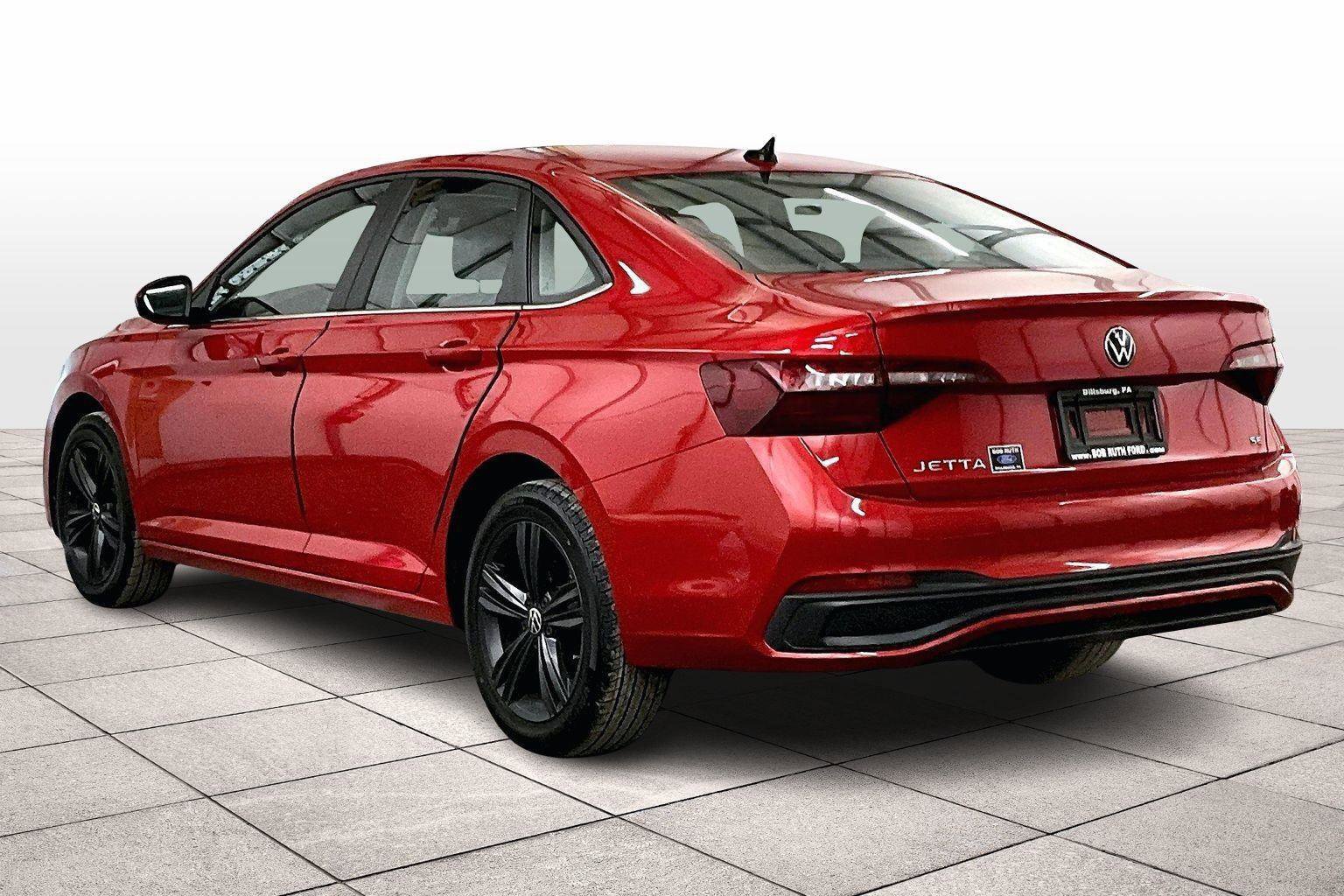 Used 2022 Volkswagen Jetta SE image 4