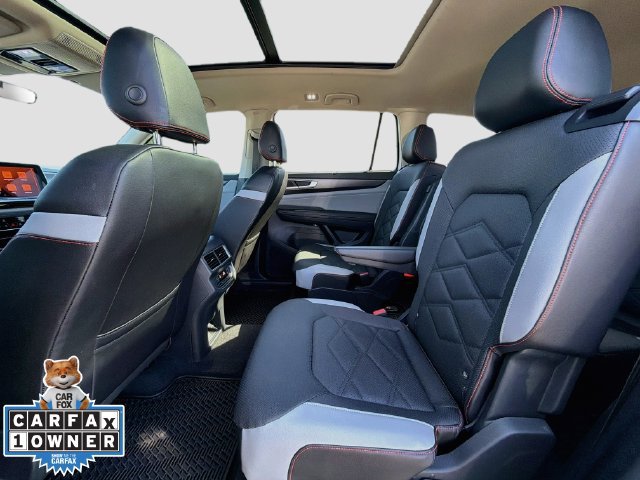 Used 2024 Volkswagen Atlas Peak Edition SE AWD/4WD image 23