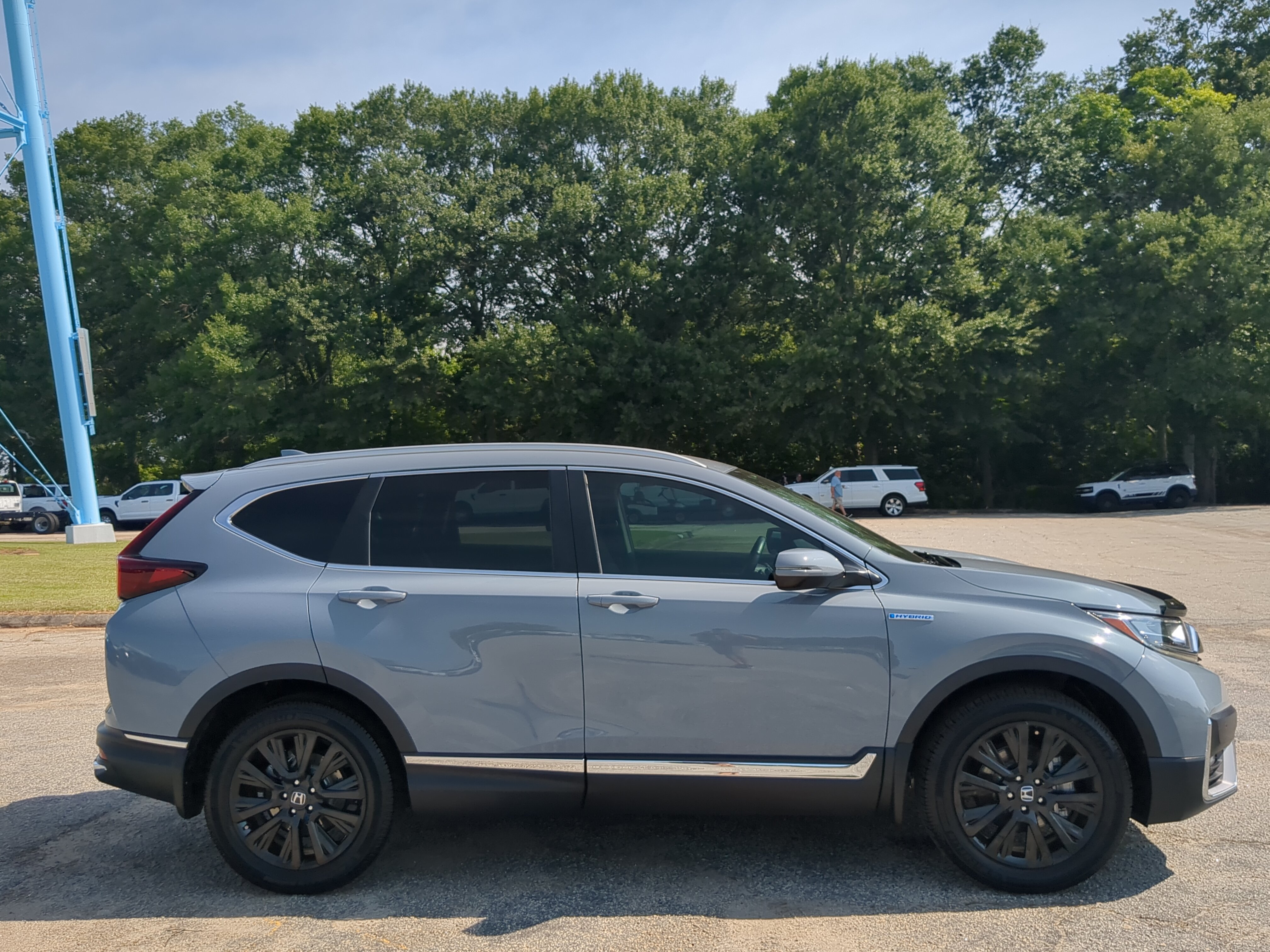 Used 2022 Honda CR-V Touring image 2